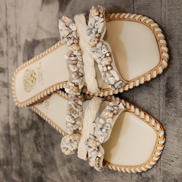 NWOT Vince Camuto Hasyl sandals beige and white fancy flip flopswith real stones - Picture 10 of 11